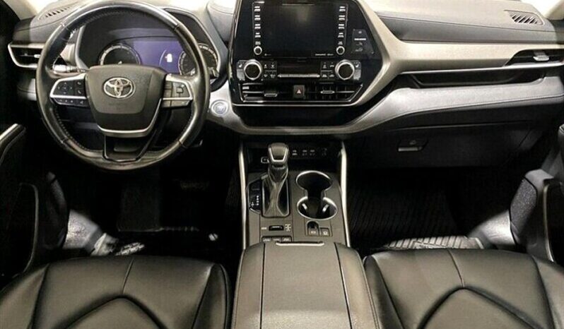 
								2023 Toyota Highlander XLE full									