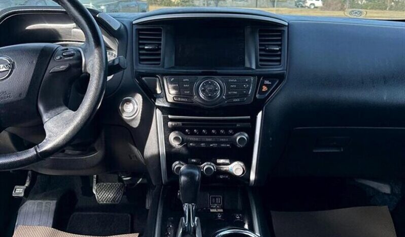 
								2019 Nissan Pathfinder SV full									
