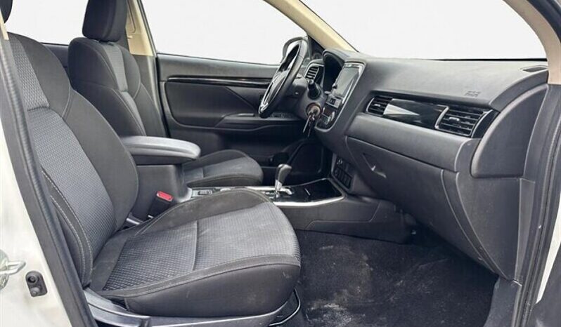 
								2019 Mitsubishi Outlander ES full									