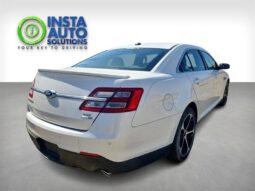 
										2015 Ford Taurus SEL full									