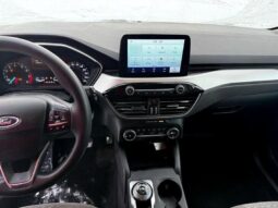 
										2020 Ford Escape SE full									