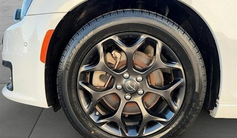 
								2022 Chrysler 300 Series S full									