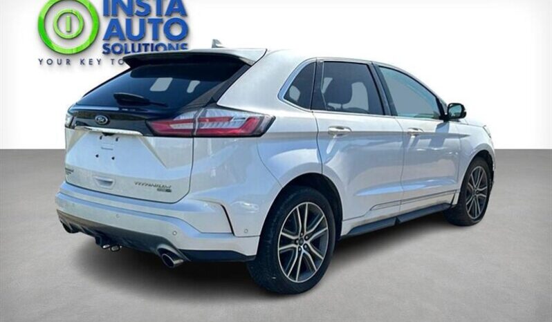 
								2019 Ford Edge Titanium full									