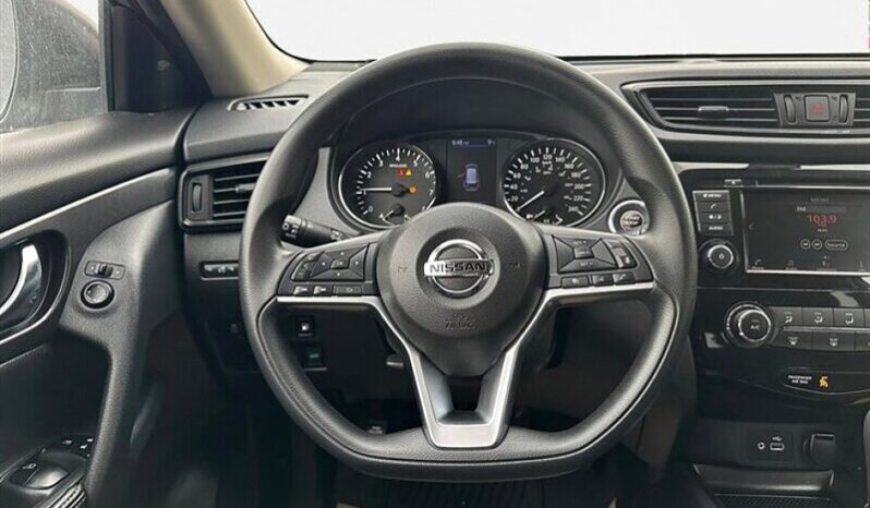 
								2020 Nissan Rogue SV full									