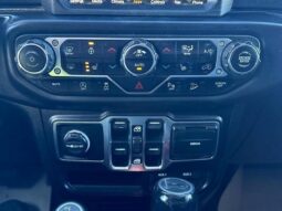 
										2019 Jeep Wrangler Sahara full									