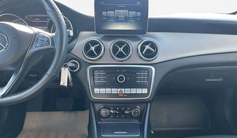 
								2019 Mercedes-Benz GLA-Class GLA 250 4MATIC full									