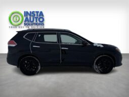 
										2016 Nissan Rogue SV Moonroof full									