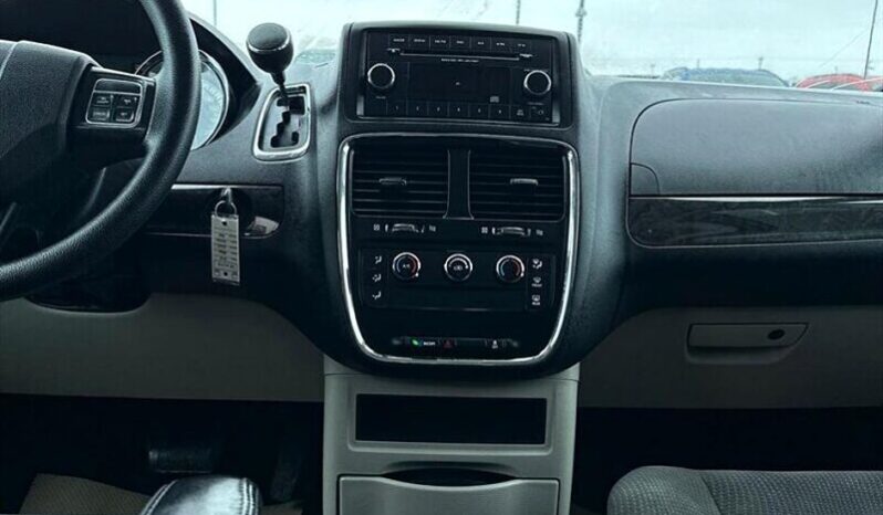 
								2018 Dodge Grand Caravan SE full									