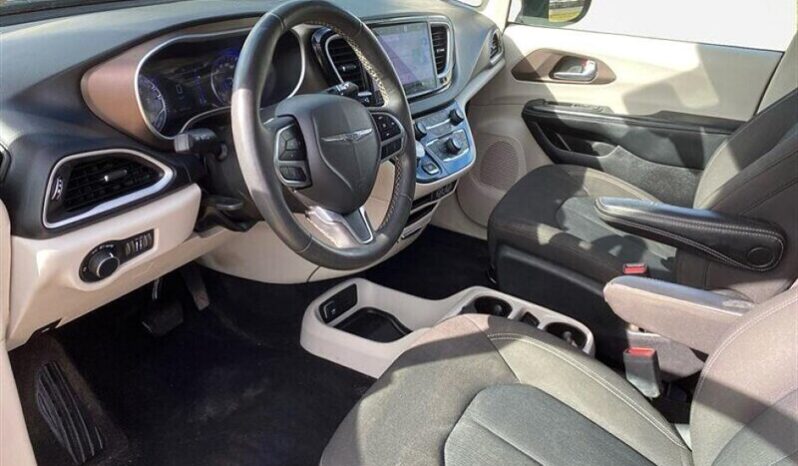 
								2022 Chrysler Grand Caravan SXT full									
