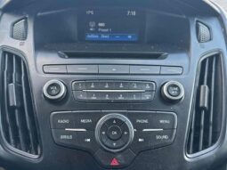 
										2017 Ford Focus SE full									