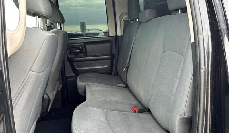 
								2017 RAM 1500 ST full									