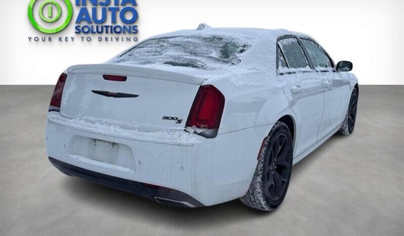 
								2022 Chrysler 300 Series S V6 full									