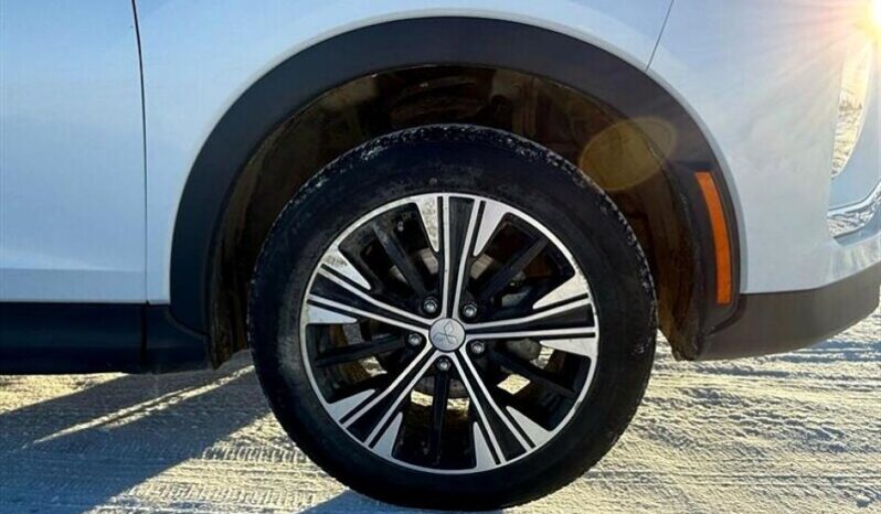 
								2022 Mitsubishi Eclipse Cross ES full									