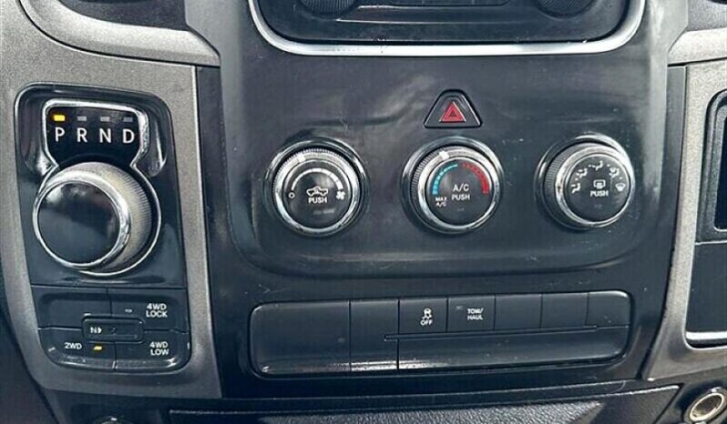 
								2016 RAM 1500 ST full									