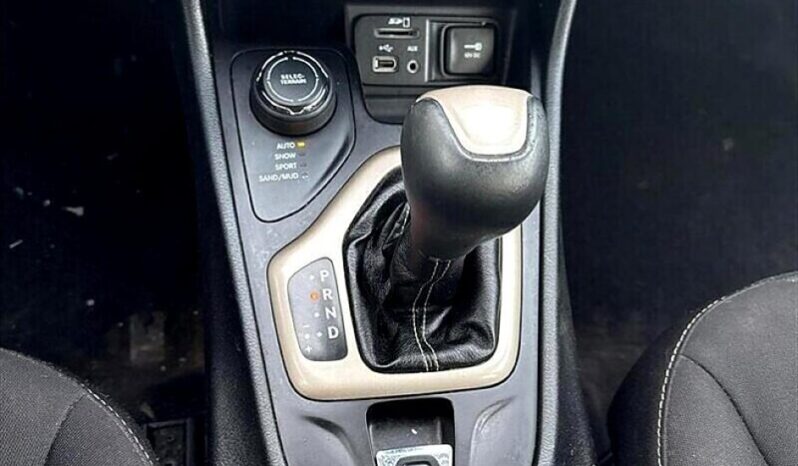 
								2016 Jeep Cherokee Sport full									