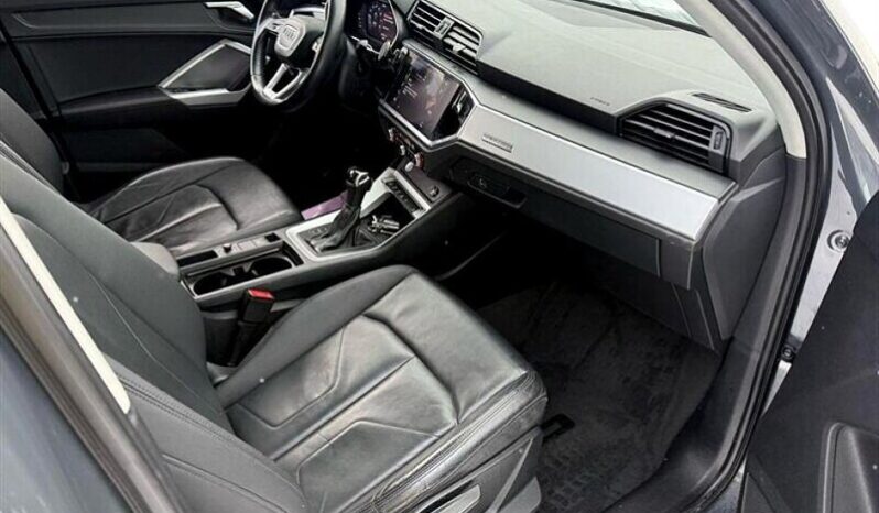 
								2020 Audi Q3 quattro Premium 40 TFSI full									