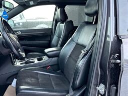 
										2019 Jeep Grand Cherokee Laredo 4WD full									
