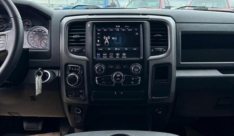 
								2020 RAM 1500 Express full									