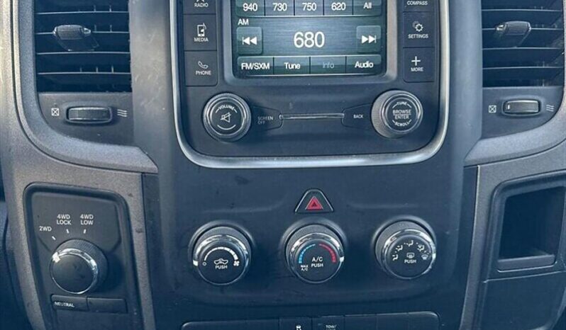 
								2017 RAM 1500 ST full									