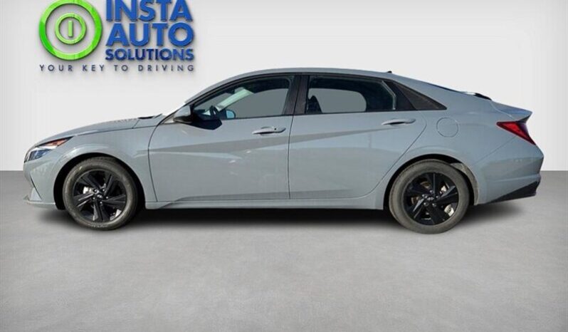 
								2022 Hyundai ELANTRA Preferred full									