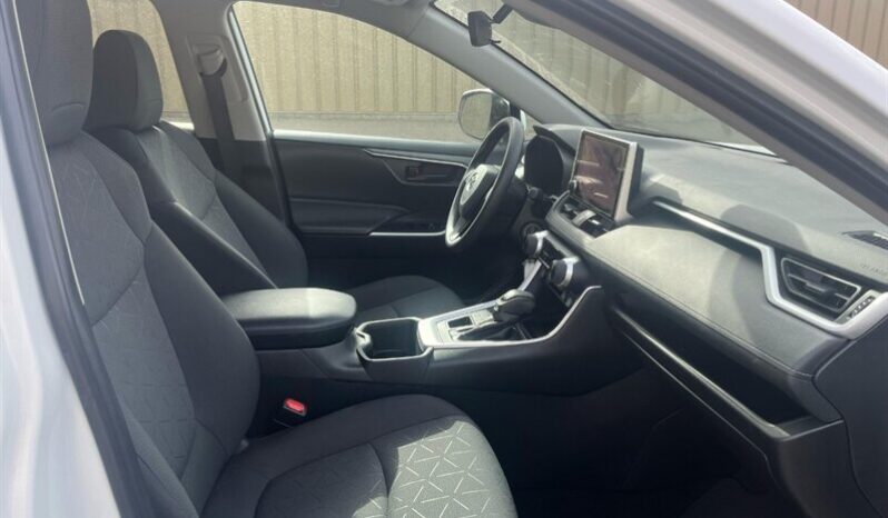 
								2024 Toyota Rav4 LE AWD full									