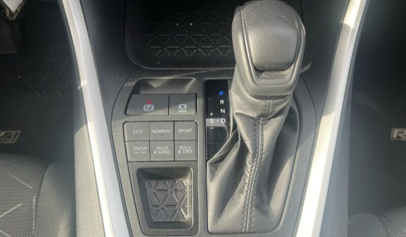 
								2024 Toyota Rav4 LE AWD full									