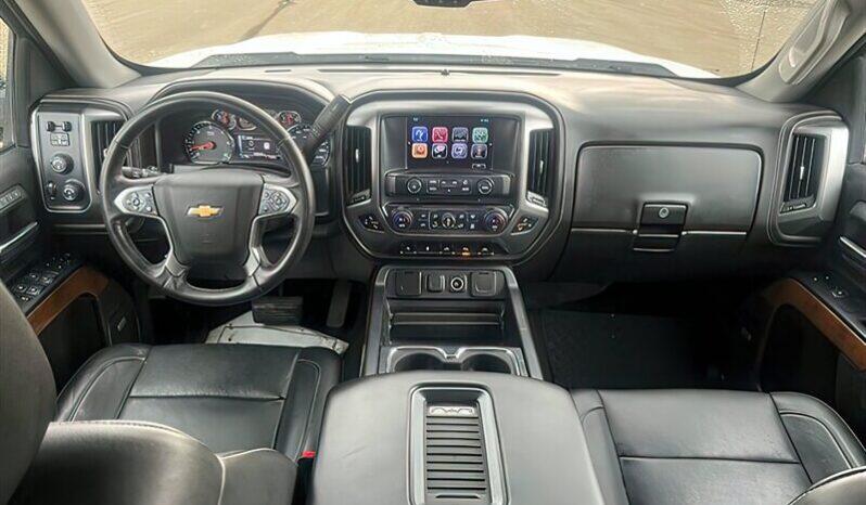 
								2017 Chevrolet Silverado 1500 LTZ Crew Cab 4×4 5.3L full									