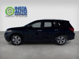 
										2020 Nissan Pathfinder SV Tech 4X4 full									