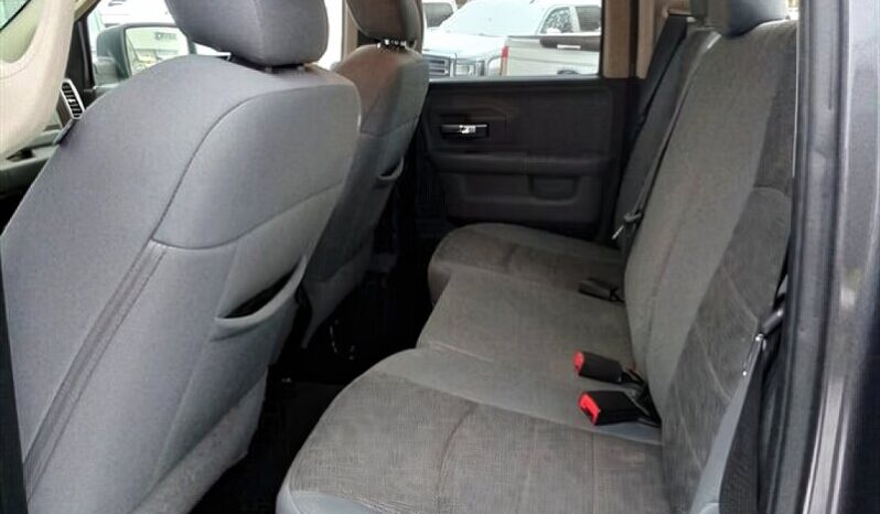 
								2017 Ram 1500 Quad Cab Express 4×4 5.7L Hemi full									