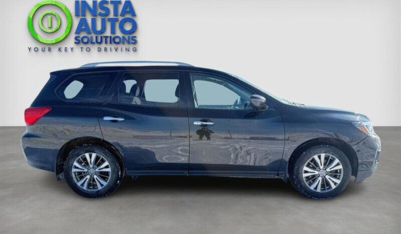 
								2020 Nissan Pathfinder SV Tech 4X4 full									
