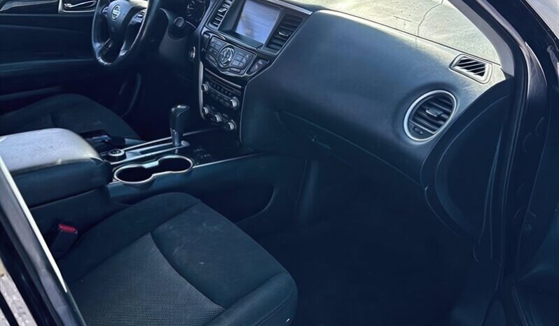 
								2020 Nissan Pathfinder SV Tech 4X4 full									