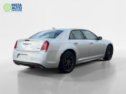 
										2022 Chrysler 300 Touring L AWD full									