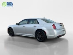
										2022 Chrysler 300 Touring L AWD full									