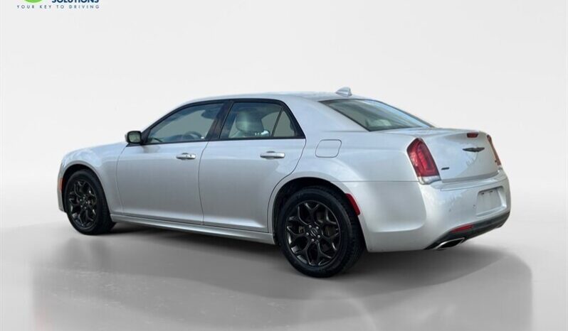 
								2022 Chrysler 300 Touring L AWD full									