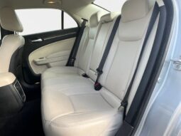 
										2022 Chrysler 300 Touring L AWD full									